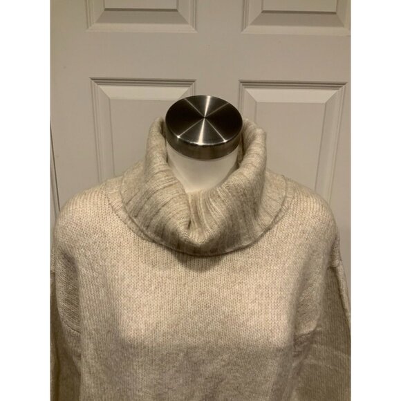 M Magaschoni Beige Wool Blend Turtleneck Sweater w/ Furry Pockets, Size M - Picture 2 of 7
